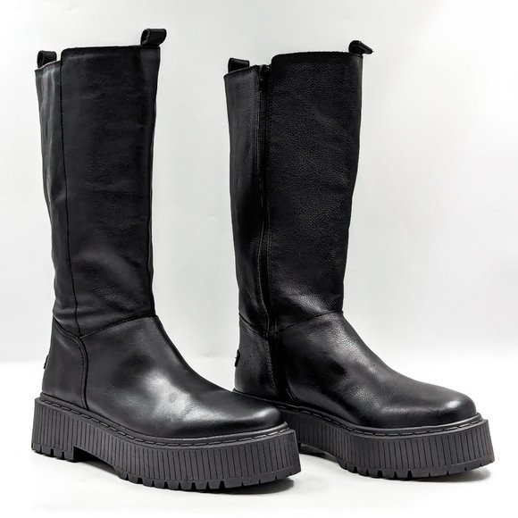 Elegant Black Platform Boots - Picture 1 of 11